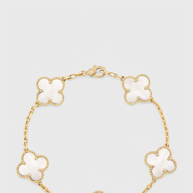 Pulsera con Motivo de Trébol y Elegancia Baño de Oro
