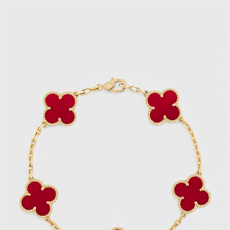 Pulsera con Motivo de Trébol y Elegancia Baño de Oro