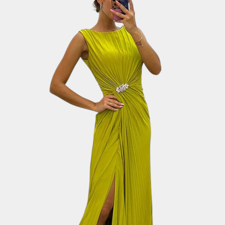 Shiloh | Vestido Maxi Plisado con Abertura Lateral y Escote Cruzado